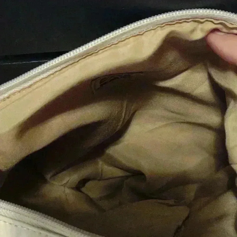 GAL leather two tone cream/tan medium crossbody bag with adjustable strap‎ - Picture 5 of 6